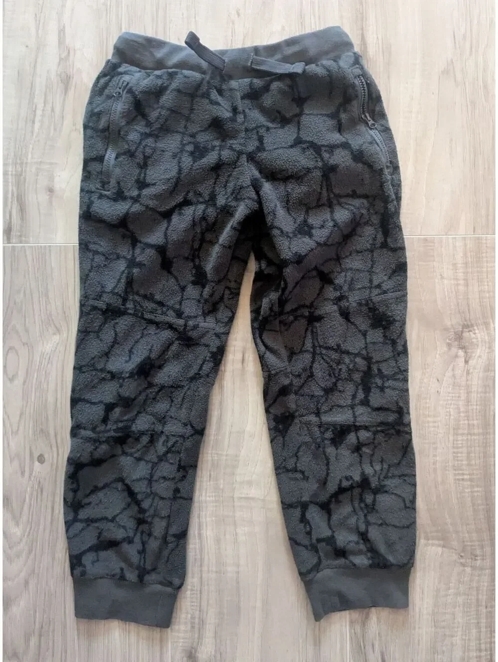 Boys small 6/7 fleece pants